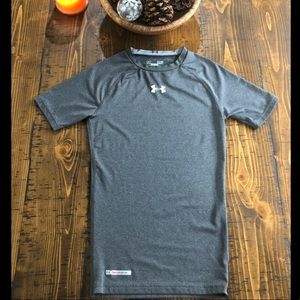 🌿EUC Jr Boys Small Under armour compression Tee🌿